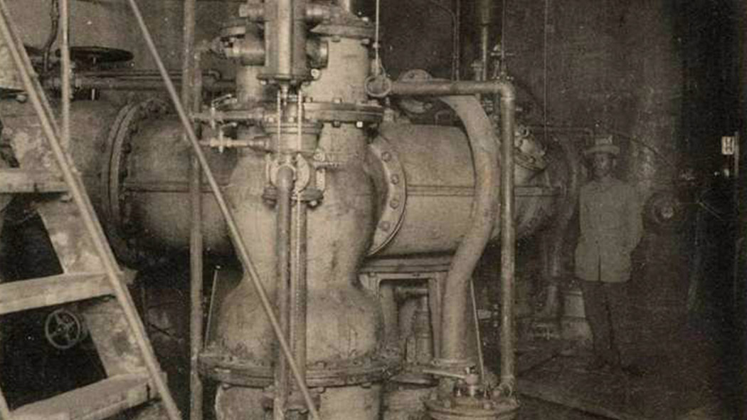 A water wheel with a vertical axis produced for the first time in Japan